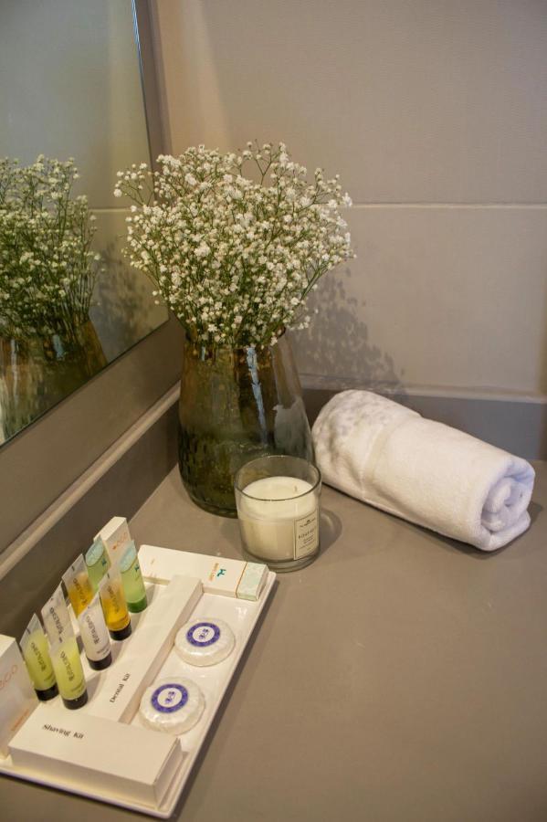 The Lodge Suites Manama Ngoại thất bức ảnh