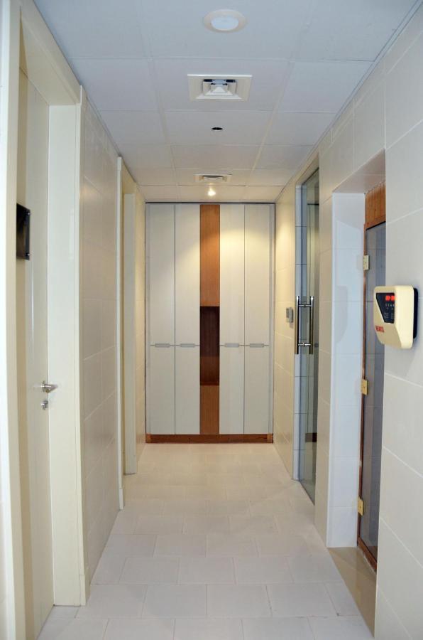 The Lodge Suites Manama Ngoại thất bức ảnh